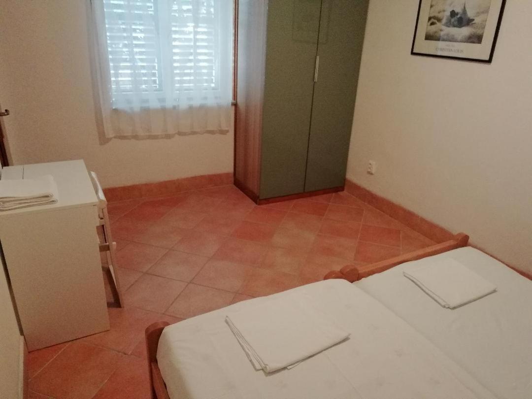 Apartments Mia Starigrad Paklenica Εξωτερικό φωτογραφία